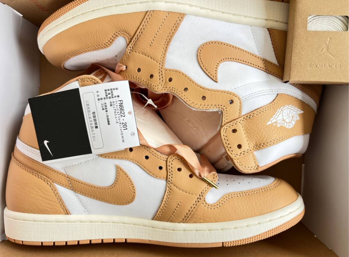 送料込み 新品 定価26950円 NIKE WMNS AIR JORDAN 1 RETRO HI 送料込み 新品 定価26950円 NIKE WMNS AIR JORDAN 1 RETRO HI