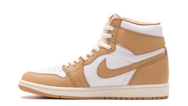 送料込み 新品 定価26950円 NIKE WMNS AIR JORDAN 1 RETRO HI 送料込み 新品 定価26950円 NIKE WMNS AIR JORDAN 1 RETRO HI