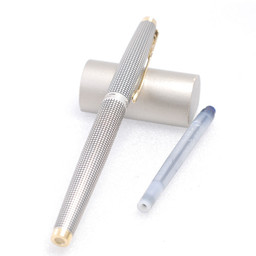 パーカー 美品 パーカー75 シズレ 万年筆 XF字 ペン先585 14K スターリングシルバー AUST製/両用式 筆記確認済み(15645)