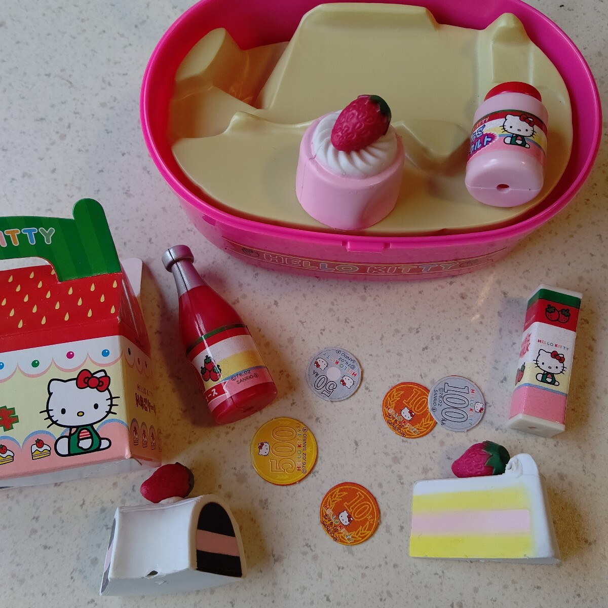 HELLO KITTY ふわふわケーキ お茶犬 お抹茶屋さん 2002 サンリオ HELLO KITTY ふわふわケーキ お茶犬 お抹茶屋さん 2002 サンリオ