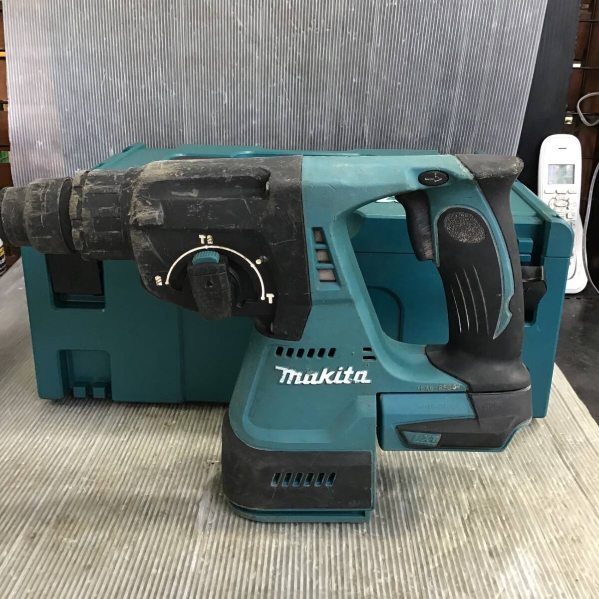 【中古品 / 動作品】☆マキタ(makita) コードレスハンマドリル HR244DZK【格安出品♪】