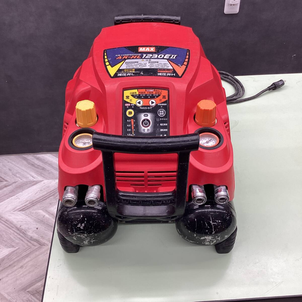 19go【中古品】★マックス(MAX) エアコンプレッサー AK-HL1230E2
