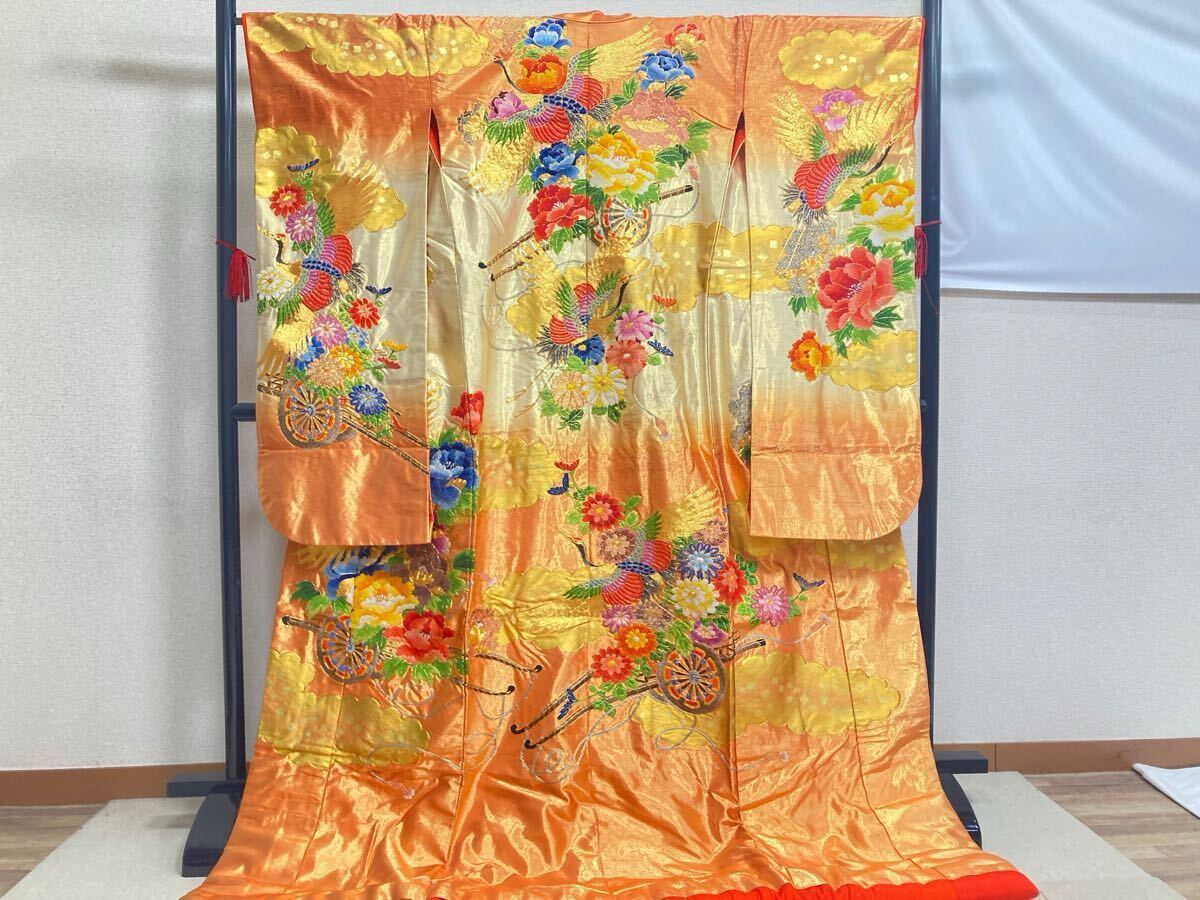 みんなの着物屋さん☆最高級 相良刺繍 総刺繍 色打掛 飛鶴花車文 みんなの着物屋さん☆最高級 相良刺繍 総刺繍 色打掛 飛鶴花車文