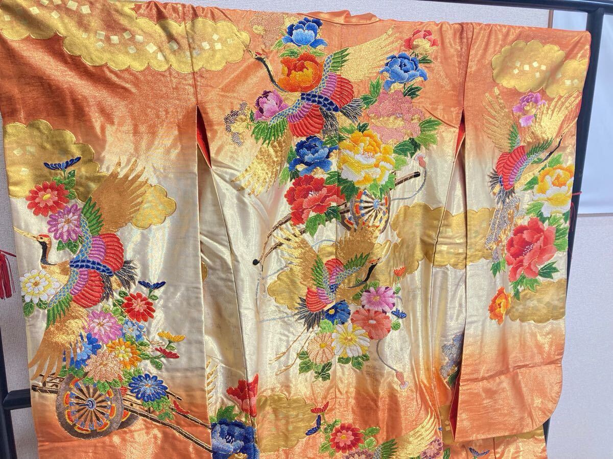 みんなの着物屋さん☆最高級 相良刺繍 総刺繍 色打掛 飛鶴花車文 みんなの着物屋さん☆最高級 相良刺繍 総刺繍 色打掛 飛鶴花車文