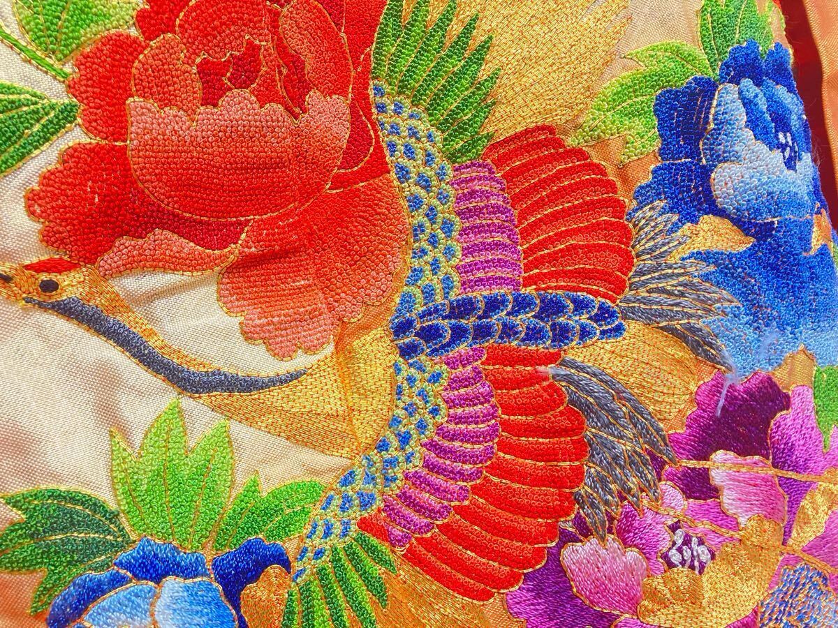 みんなの着物屋さん☆最高級 相良刺繍 総刺繍 色打掛 飛鶴花車文 みんなの着物屋さん☆最高級 相良刺繍 総刺繍 色打掛 飛鶴花車文