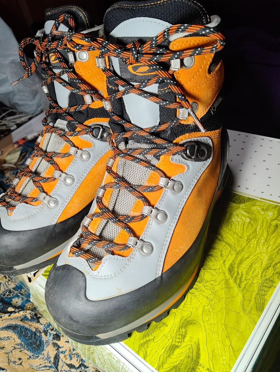 超美品 スカルパ SCARPA トリオプロ GTX EU40 登山靴 雪山 超美品 スカルパ SCARPA トリオプロ GTX EU40 登山靴 雪山