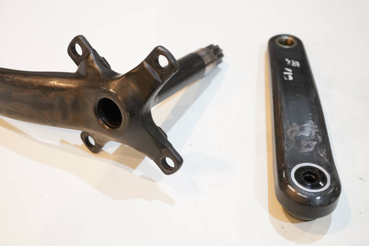 RACEFACE カーボン クランク 長165mm 83mmBBフレーム用 24mm RACEFACE カーボン クランク 長165mm 83mmBBフレーム用 24mm