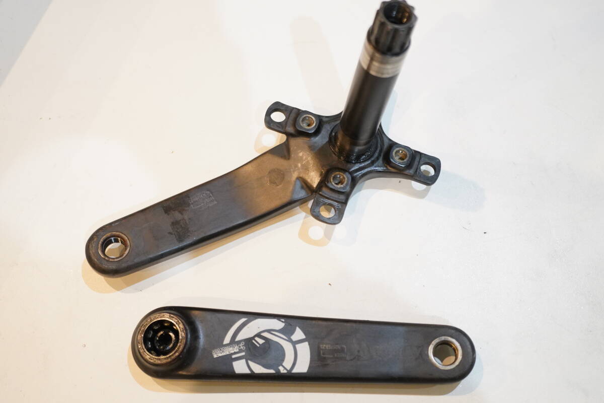RACEFACE カーボン クランク 長165mm 83mmBBフレーム用 24mm RACEFACE カーボン クランク 長165mm 83mmBBフレーム用 24mm