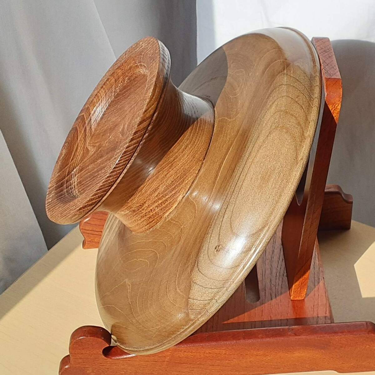 木の皿 朴(ホウ) 幅26cm 高8.8cm 黒柿 足付盆 手作り 木製 超銘木 木の皿 朴(ホウ) 幅26cm 高8.8cm 黒柿 足付盆 手作り 木製
