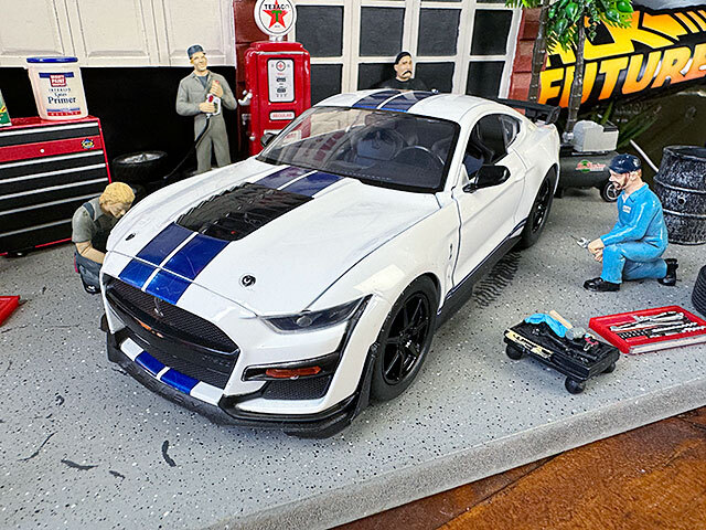 Jada　2020　フォード　マスタング　シェルビー　GT500　ダイキャストミニカー　1/24スケール　（ホワイト/ストライプ）