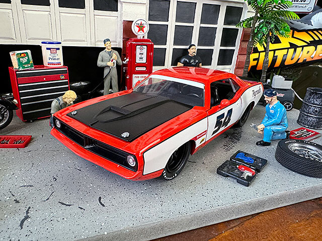 Jada　1973年　プリムス　バラクーダ　ダイキャストミニカー　1/24スケール　（レッド×ホワイト）　■　アメリカン雑貨　アメリカ雑貨