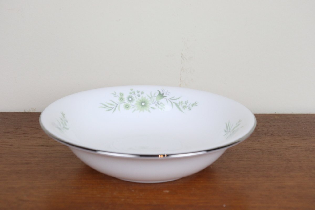 ウェッジウッド　ウエストベリー　ボウル　深皿　WESTBURY　WEDGWOOD　花柄　イギリス　ヴィンテージ　つ139