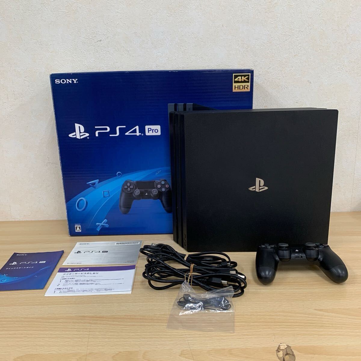 中古品 SONY PlayStation 4 Pro 1TB CUH-7200BB01 ジェット 中古品 SONY PlayStation 4 Pro 1TB CUH-7200BB01 ジェット
