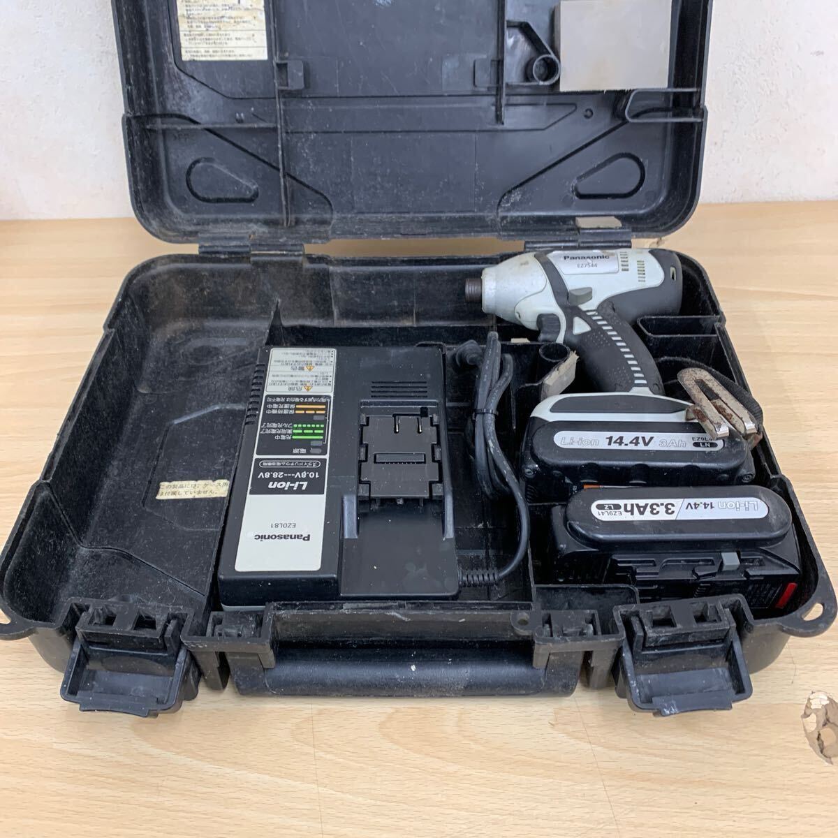 中古品 Panasonic コードレスインパクトドライバ 14.4V EZ7544 バッテリー 14.4V 3.0Ahx1 14.4V 3.3Ahx1 工具・電動工具