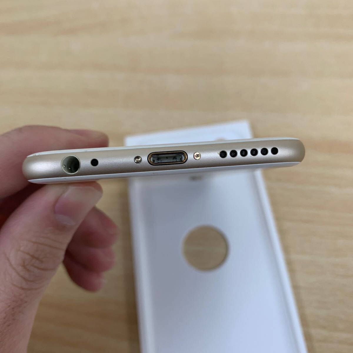 美品 スマートフォン Apple iPhone 6 ゴールド 64GB MG4J2J/A SIMフリー SoftBank 判定:◯ 箱有り  スマホ・携帯電話(iPhone)｜売買されたオークション情報、Yahoo!オークション(旧ヤフオク!) の商品情報をアーカイブ公開 -  オークファン（aucfan.com）