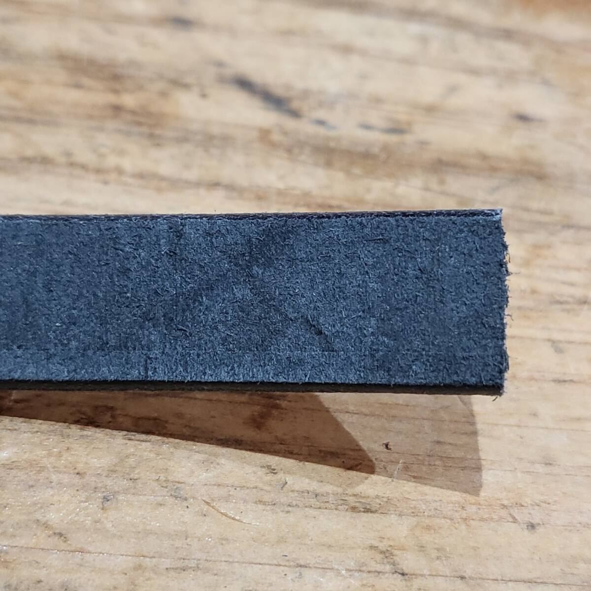 レザークラフト　ベルト用本革（BLACK）　幅14mm　 長さ 129cm　厚 3.5～4.0mm