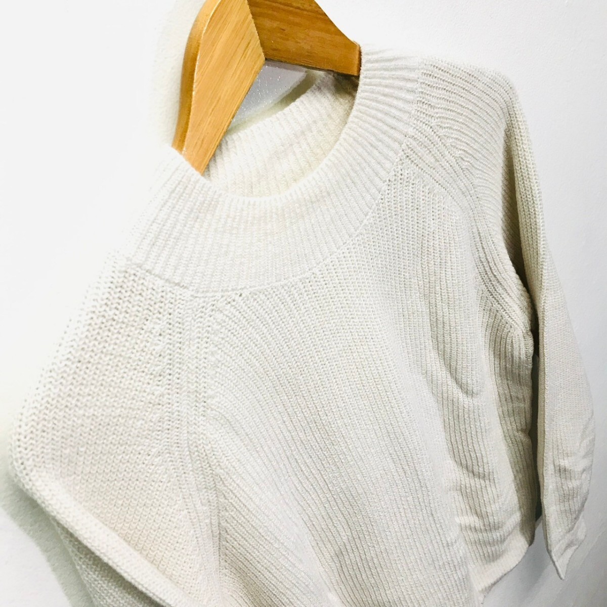 シンプルで上品なイメージ◎【UNIQLO】ユニクロ ミドルゲージモックネックセーター トップス ニット きれいめ 大人 アイボリー M /Y23759ii_画像5
