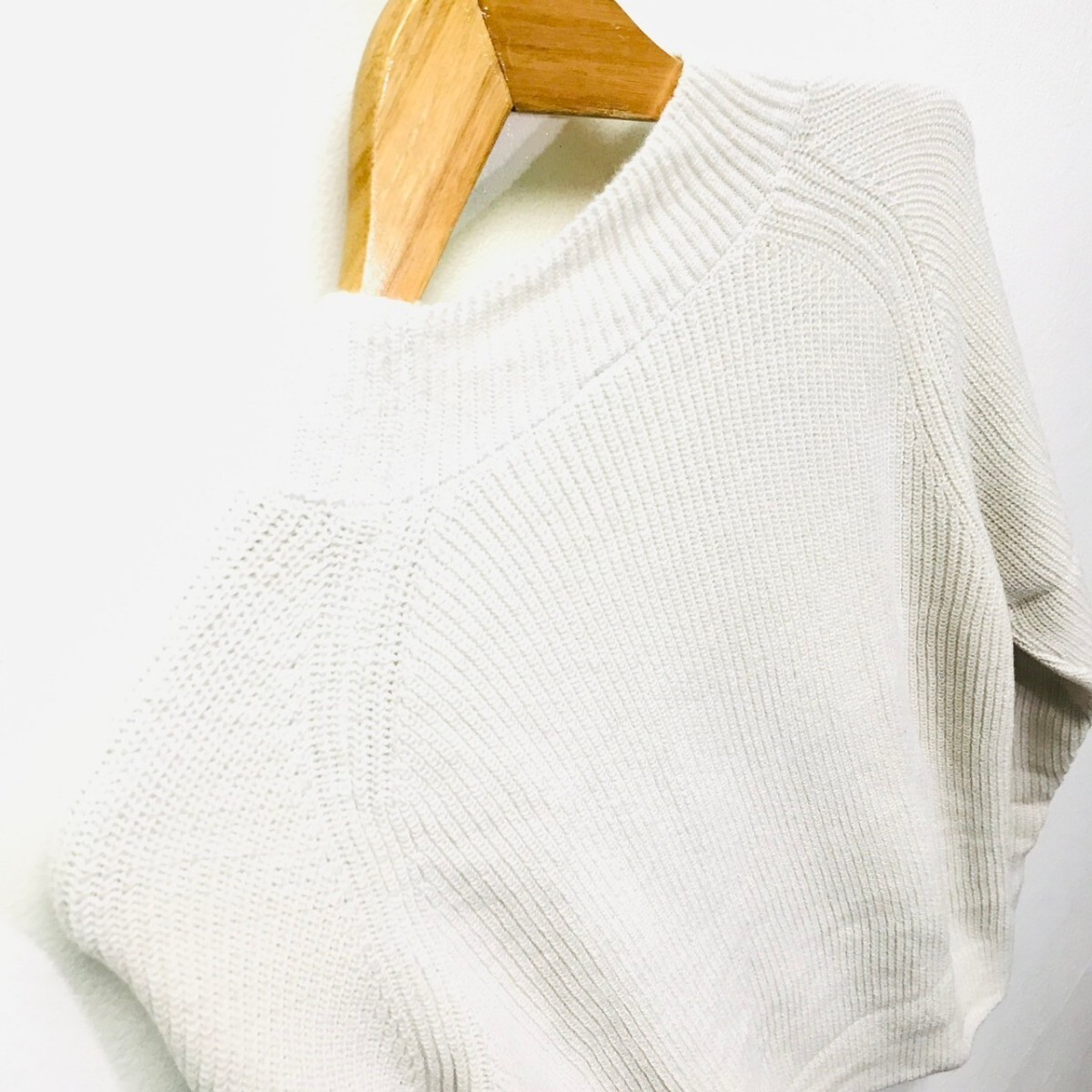 シンプルで上品なイメージ◎【UNIQLO】ユニクロ ミドルゲージモックネックセーター トップス ニット きれいめ 大人 アイボリー M /Y23759ii_画像6