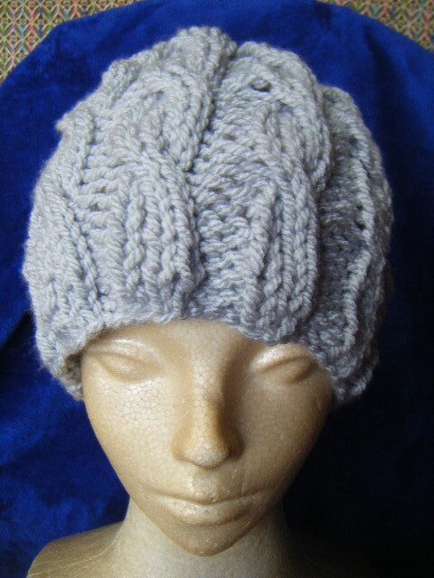 冬*手編み男女兼用キャップ*薄灰*縄編み        つtu_画像6