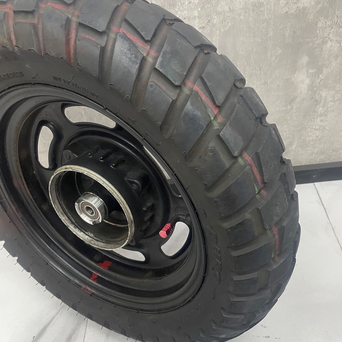 ホンダ エイプ50 フロントホイール 純正 タイヤ付き 1円 ホンダ エイプ50 フロントホイール 純正 タイヤ付き 1円