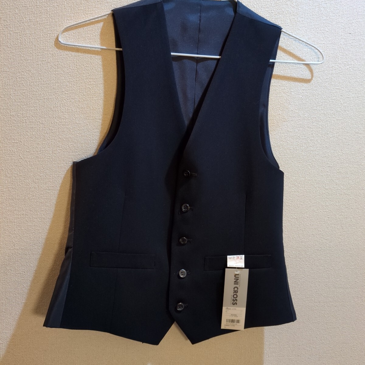 ★★★ UNI CROSS 紳士ベスト 無地ネイビー色 Lサイズ　新品　未着用 ★ ゆうパケットポスト 送料２３０円 ★★★