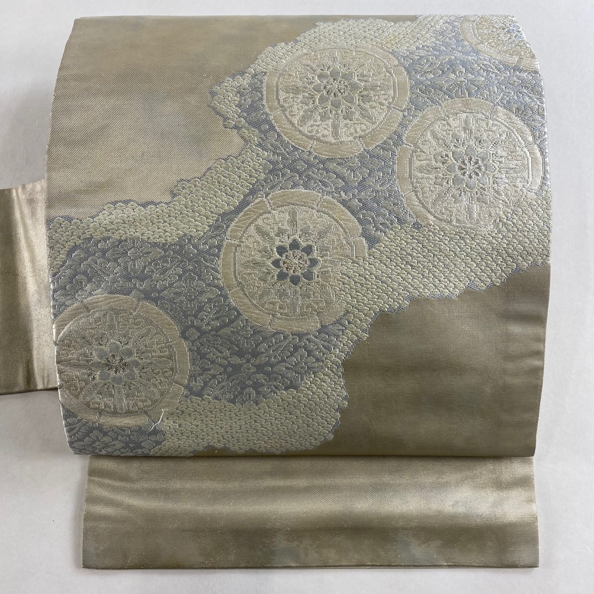 名古屋帯 優品 華文 草花 刺繍 箔 金色 正絹 【中古】