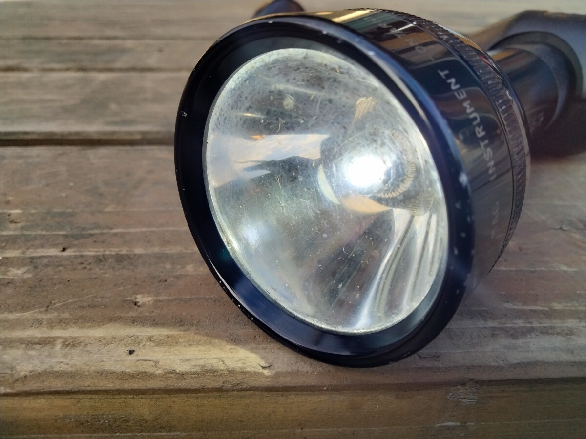 MAG LITE トンファー マグライト 懐中電灯 警察 警備 ライト MAG LITE トンファー マグライト 懐中電灯 警察 警備 ライト