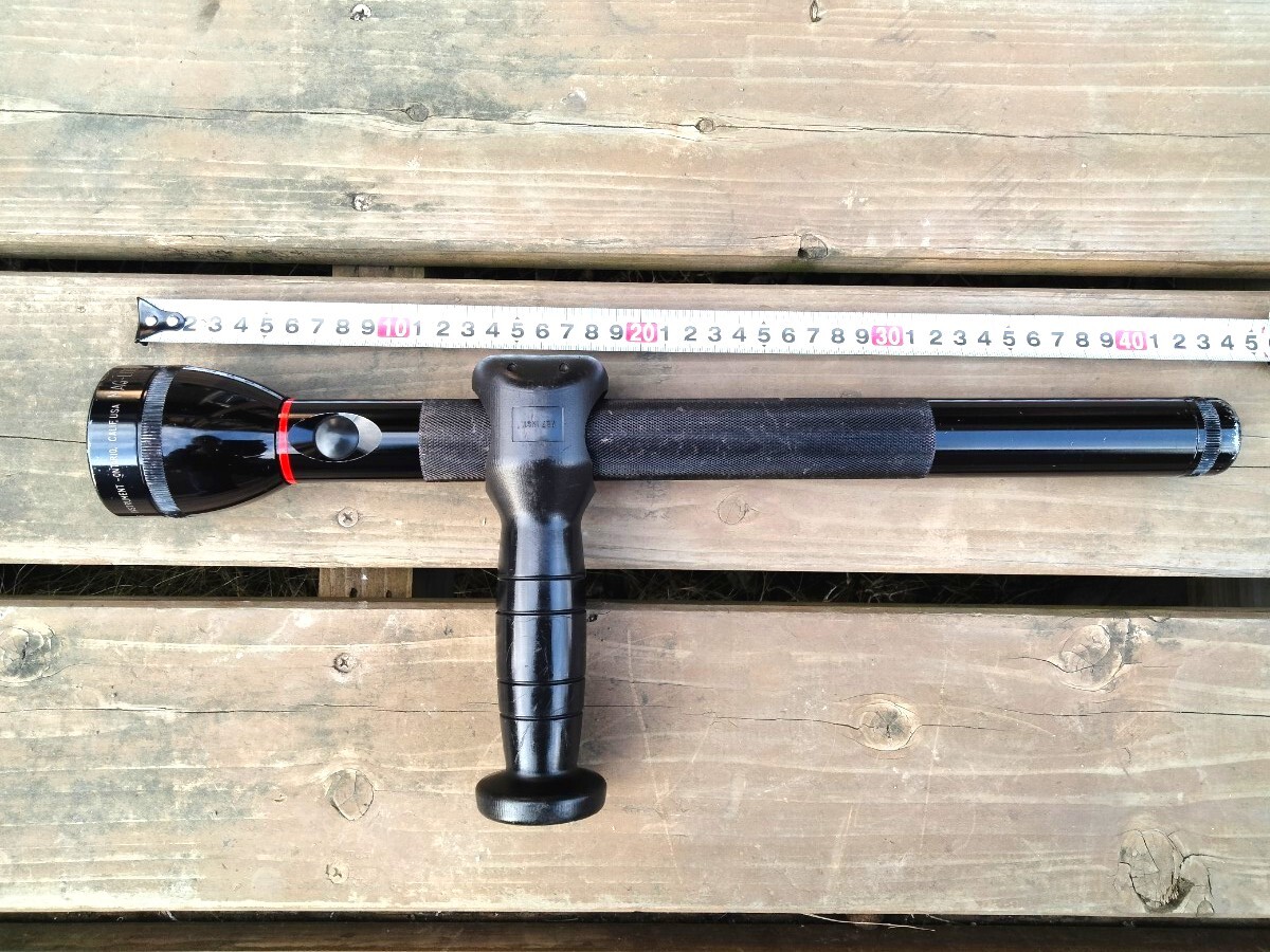 MAG LITE トンファー マグライト 懐中電灯 警察 警備 ライト MAG LITE トンファー マグライト 懐中電灯 警察 警備 ライト