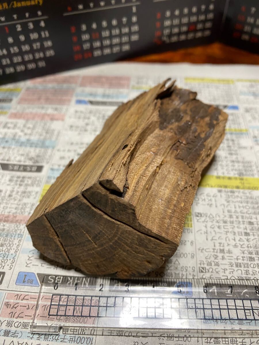 天然沈香樹香木「黄熟香沈香」原木119g 茶道具 六國五味沈香伽羅 天然沈香樹香木「黄熟香沈香」原木119g 茶道具 六國五味沈香伽羅