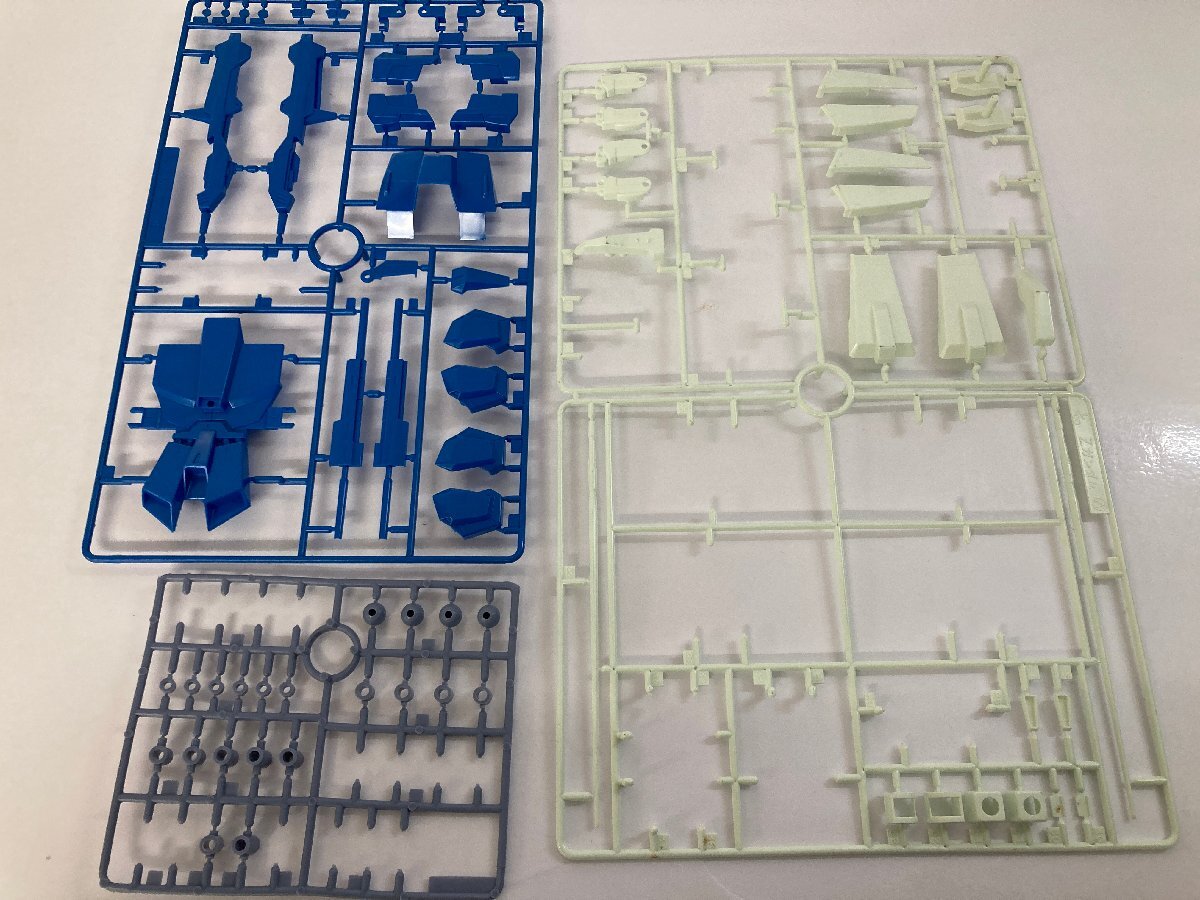 ジャンク品) 旧キット 1/100 MSZ-006 Zガンダム 「機動戦士Z ジャンク品) 旧キット 1/100 MSZ-006 Zガンダム 「機動戦士Z