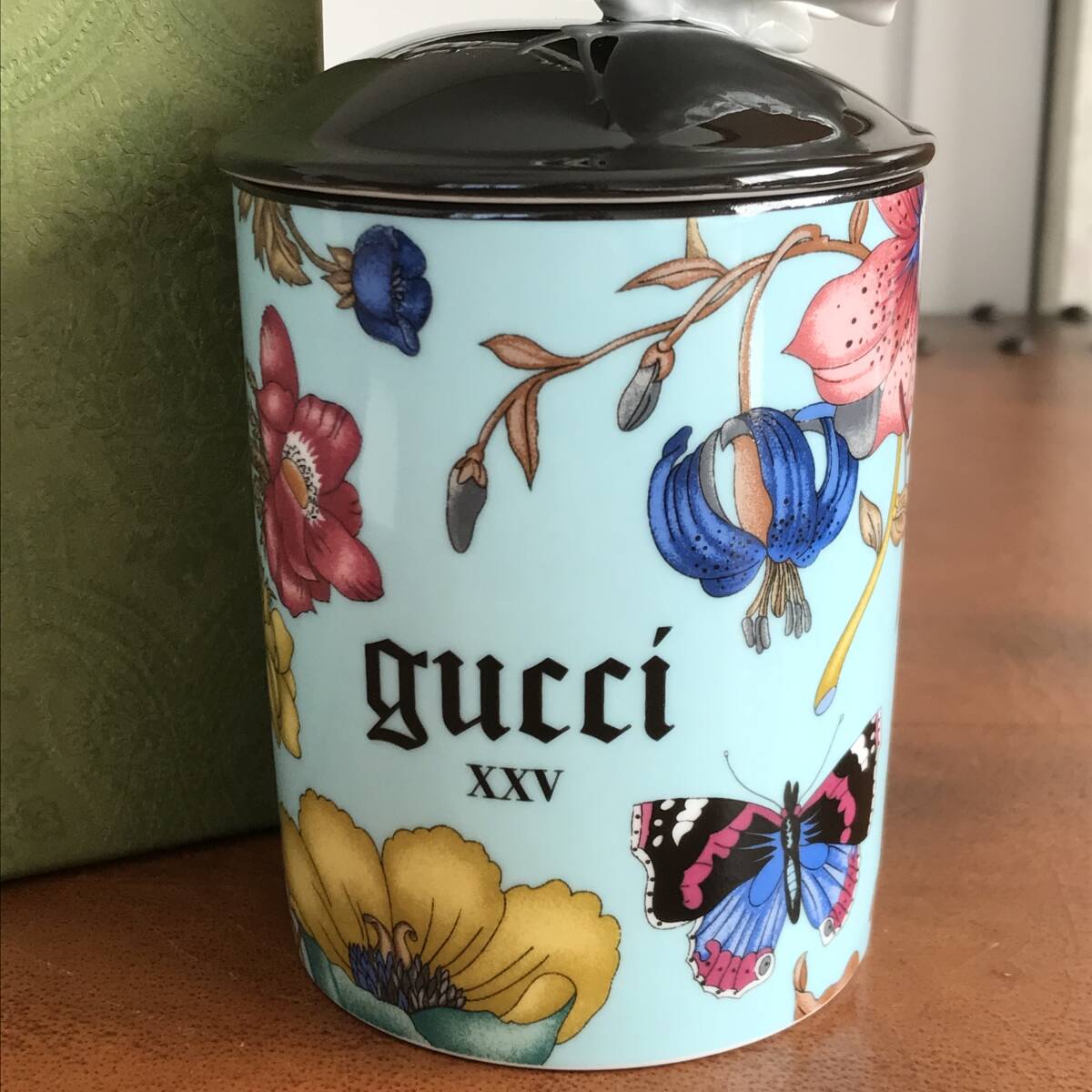 【新品未使用】GUCCI 花柄 アロマキャンドル 蓋付き GUCCI - 【新品未使用】GUCCI 花柄 アロマキャンドル 蓋付きの