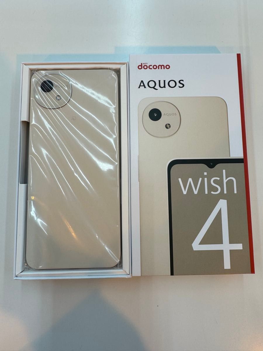 【新品未使用】　AQUOS SH-52E ドコモ wish4 ホワイト　5247