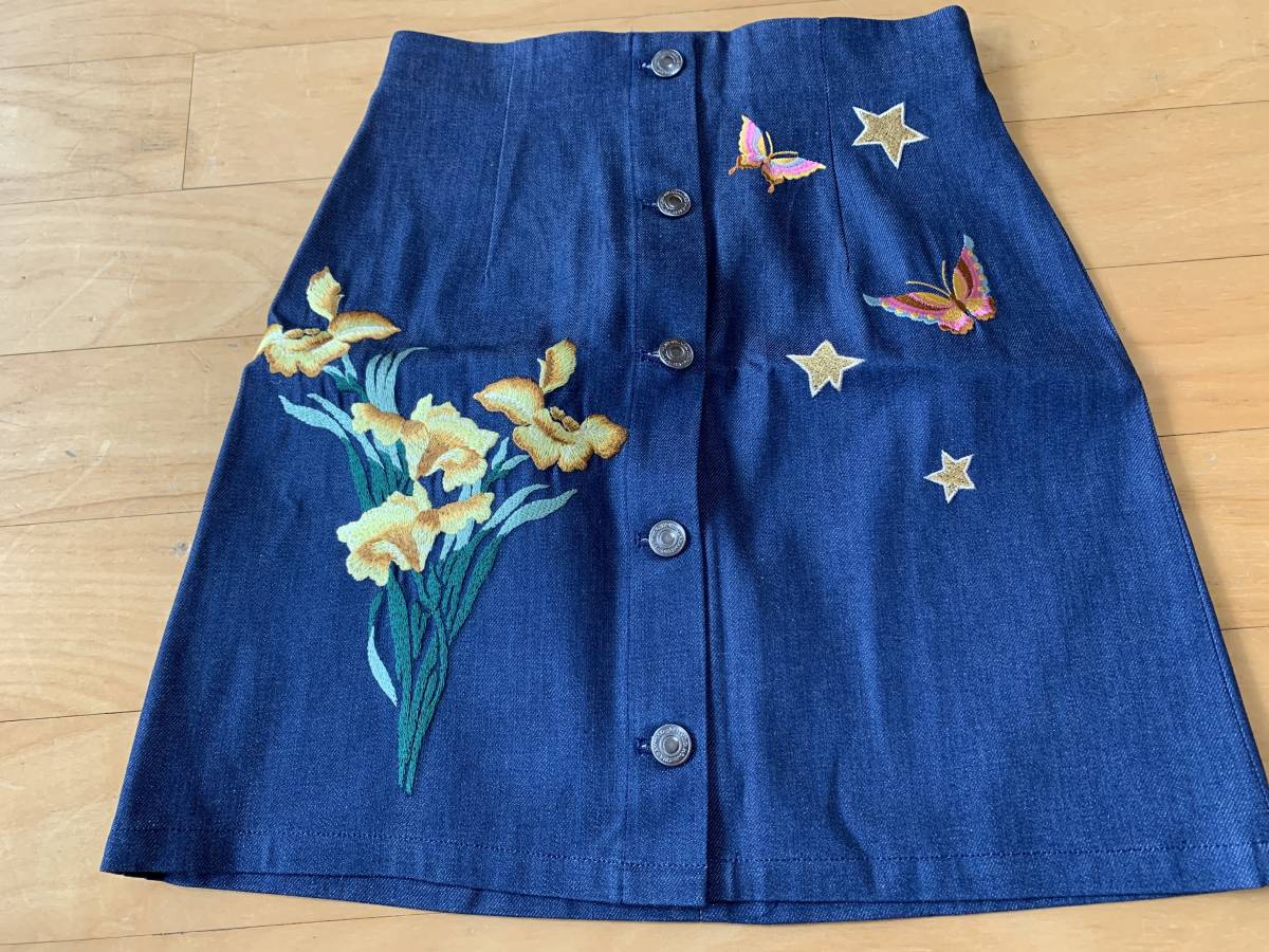  новый товар * Anna Sui ANNA SUI вышивка Denim юбка * размер S бабочка . цветок сделано в Японии хлопок 100%