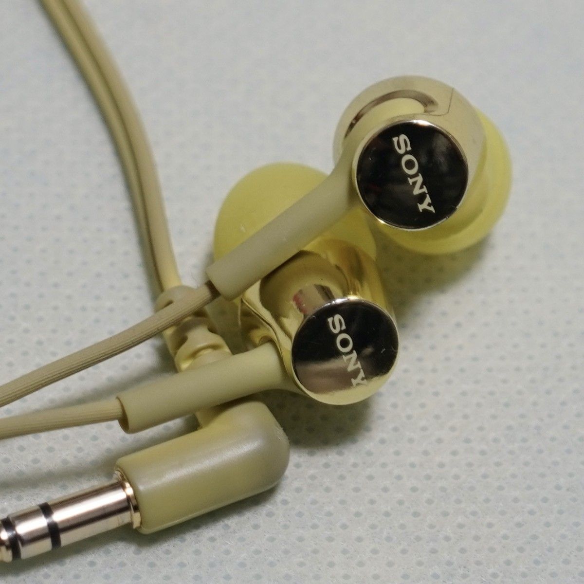 SONY イヤホン MDR-EX155(Y) イエロー マイクなしモデル 外見 SONY イヤホン MDR-EX155(Y) イエロー マイクなしモデル 外見