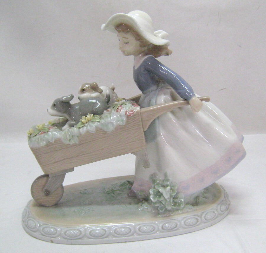 1000円スタート フィギュリン LLADRO リヤドロ #6777 私の宝物 女性 蝶 花 陶器人形 西洋工芸 置物 インテリア 8 W60004