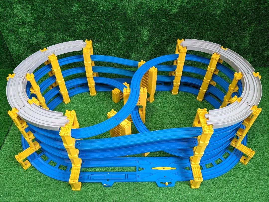 プラレール レイアウト 複線 高架 レール 5段 タワー 大きな鉄橋 プラレール レイアウト 複線 高架 レール 5段 タワー 大きな鉄橋