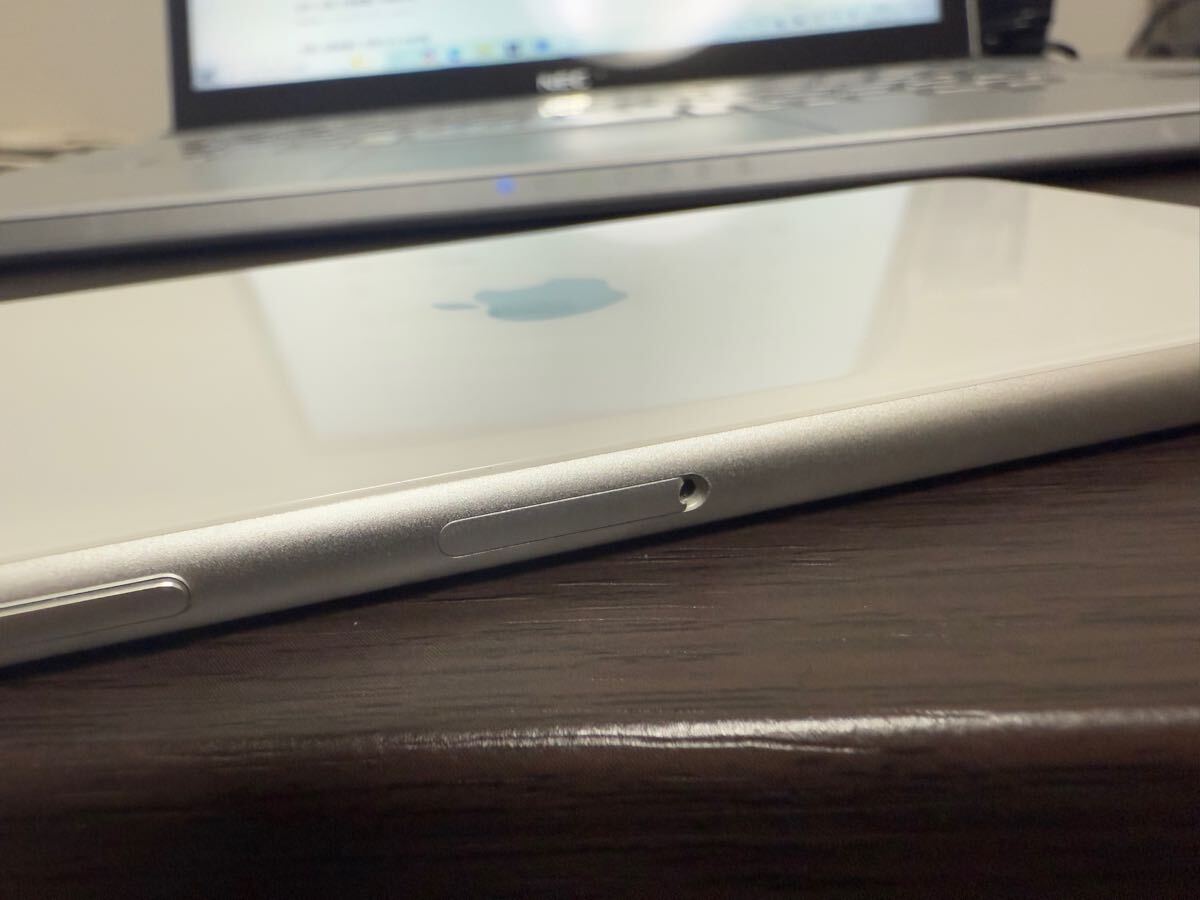 ☆au SIMフリー Apple iPhone SE (第2世代) 128GB MXD12J/A ☆au SIMフリー Apple iPhone SE (第2世代) 128GB MXD12J/A