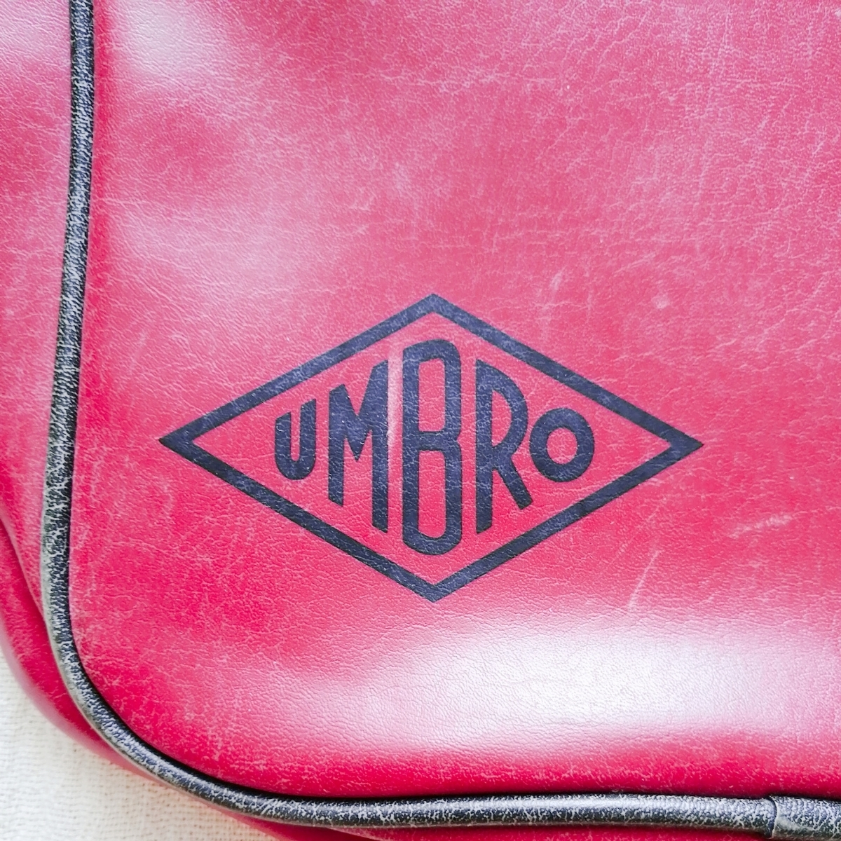 * self introduction obligatory reading!*[UMBRO] shoulder bag bag bag red dark red * used stylish popular * Umbro *