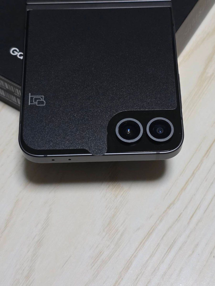 Galaxy Z Flip6 256GB 国内版 限定色 未使用に近い|Yahoo Galaxy Z Flip6 256GB 国内版 限定色 未使用に近い|Yahoo