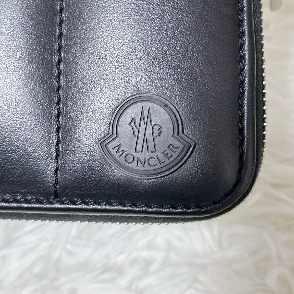 MONCLER モンクレール 長財布 希少 ストラップ付き ウォレット MONCLER モンクレール 長財布 希少 ストラップ付き ウォレット