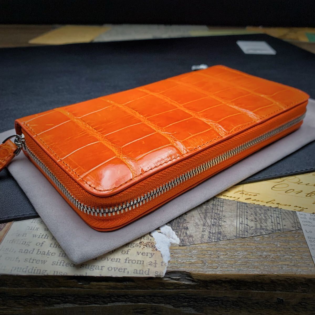 シャイニング【実物撮影】新品 クロコダイル メンズ 長財布 ラウンドファスナー 綺麗革注目 送料無料 ワニ 鰐 腹革 未使用 小銭入れあり