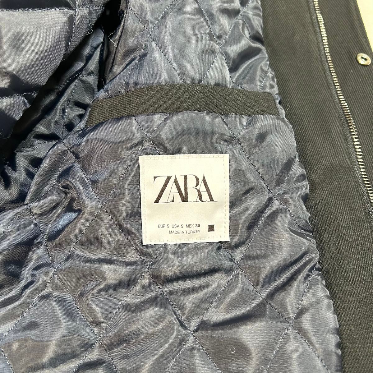 ザラZARA メンズ スタンドカラー黒 ジャケット中綿コートS ザラZARA メンズ スタンドカラー黒 ジャケット中綿コートS