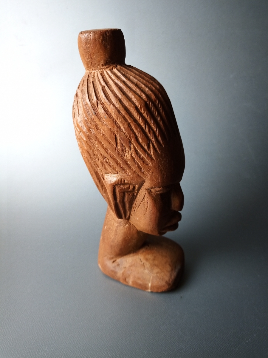木彫りの女性の置物 お土産 民芸品 インテリア 売り切り 在庫処分 お得□168_画像2