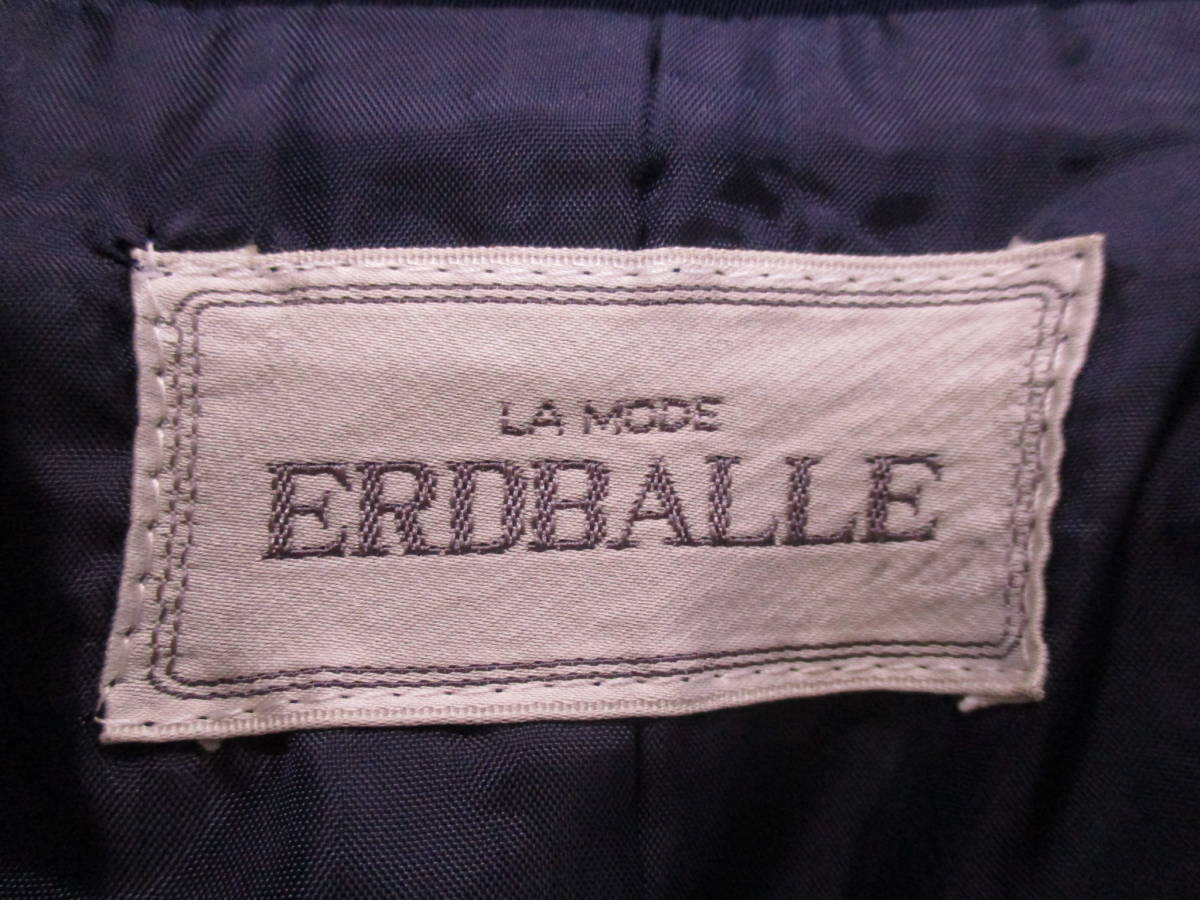 △357【送料無料】LA MODE ERDBALLE レディース テーラードジャケット ブレザー 肩パッド入 9A-2 M相当 紺 ダブルボタン ショート丈 日本製_画像4