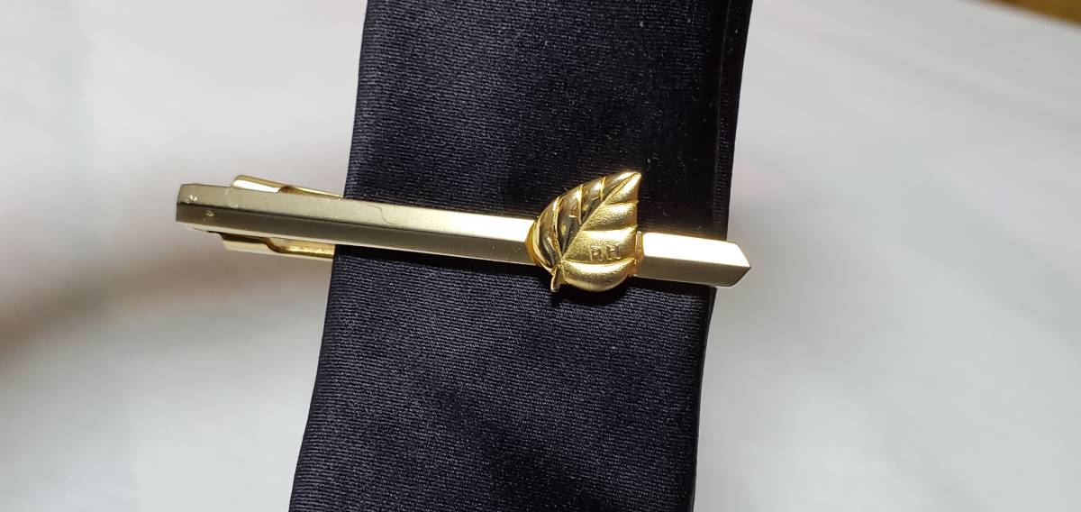  regular rare RYKIEL HOMMEliki L Homme leaf emblem necktie pin leaf Thai clip car i knee combination Gold tiepin Thai bar men's 