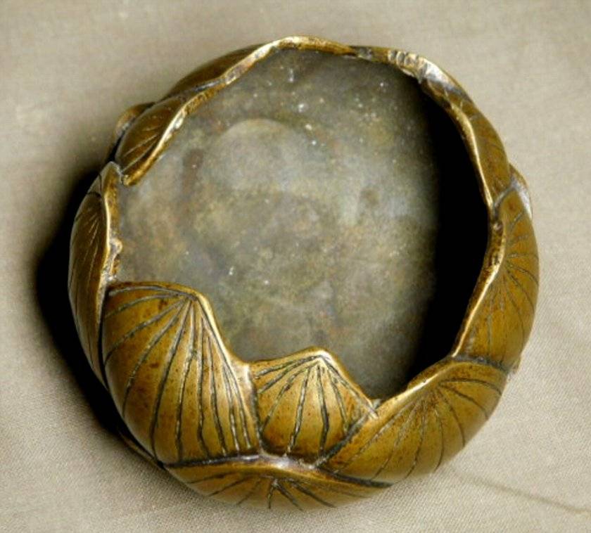 ☆時代の蓮花形香合・古雅な線香立て・時代と味あり☆拡大 ☆時代の蓮花形香合・古雅な線香立て・時代と味あり☆拡大