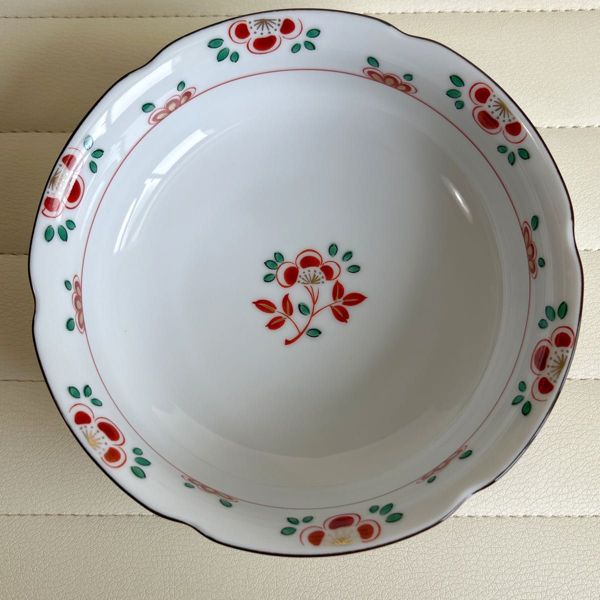 たち吉 赤絵 花容 中鉢 煮物鉢 金彩 深皿 盛鉢 花紋 和食器 輪花 たち吉 赤絵 花容 中鉢 煮物鉢 金彩 深皿 盛鉢 花紋 和食器 輪花