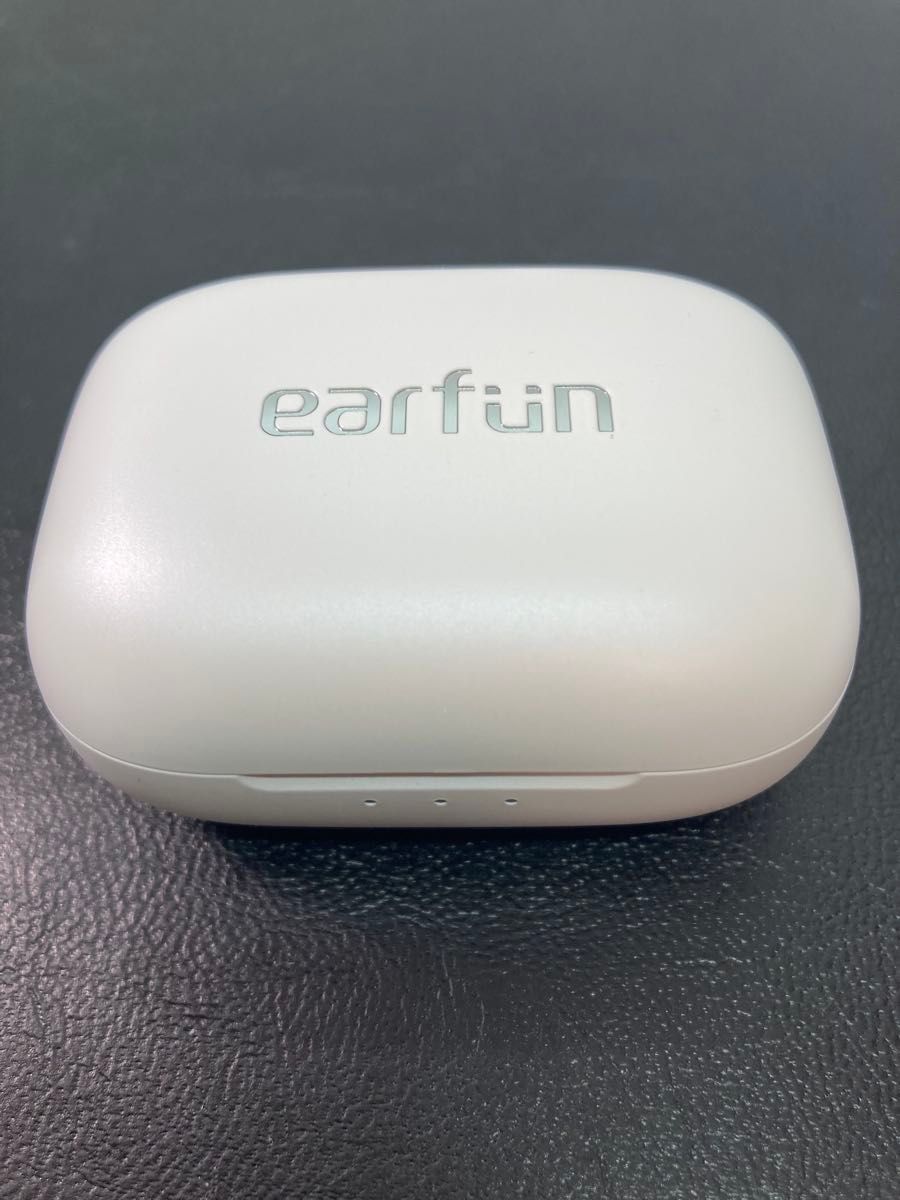【美品】Earfun Air Pro 4【ホワイト・充電ケース】 【美品】Earfun Air Pro 4【ホワイト・充電ケース】