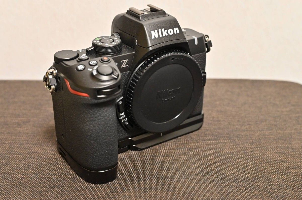 新品未開封 ニコン Z50II ボディ + Smallrigベースプレート+BS 新品未開封 ニコン Z50II ボディ + Smallrigベースプレート+BS