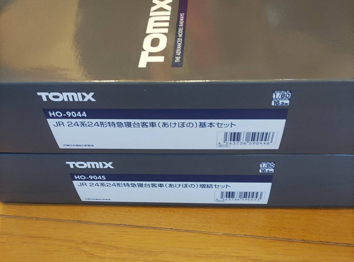 トミックス Tomix HO-9044/5 JR 24系24形 特急寝台客車(あけぼの) 基本+増結 計8両セット。